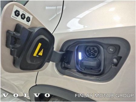 2023 Volvo XC40 - thumbnail 23