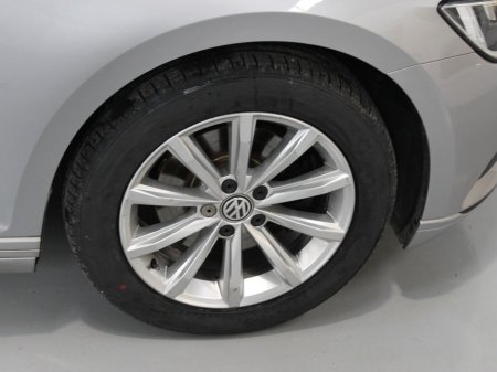 2019 Volkswagen Passat - thumbnail 27