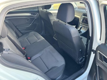 2014 Volkswagen Golf - thumbnail 5