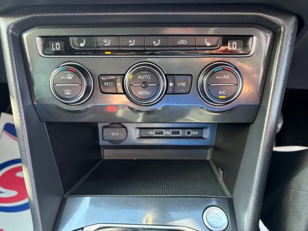 2020 Volkswagen Tiguan - thumbnail 24