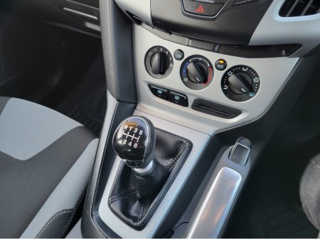 2012 Ford Focus - thumbnail 19