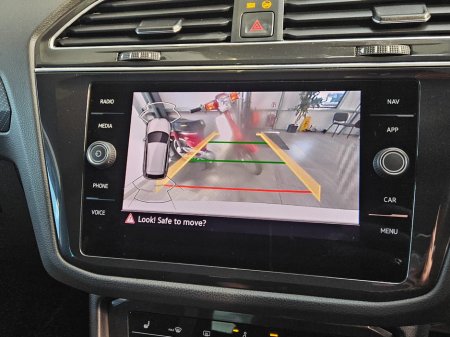 2023 Volkswagen Tiguan - thumbnail 17