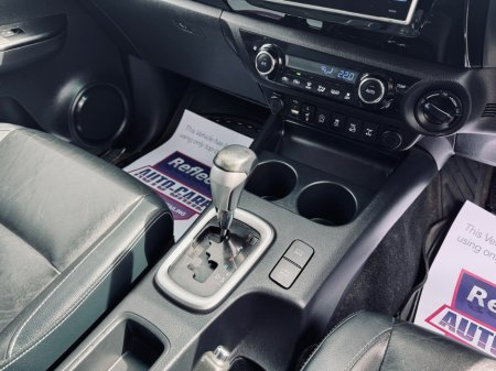 2019 Toyota Hilux - thumbnail 16