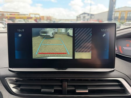 2025 Peugeot 5008 - thumbnail 9