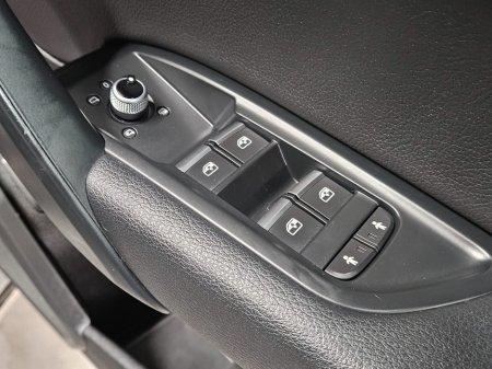 2020 Audi Q5 40TDI S-Tronic quattro SE €32,950 thumbnail