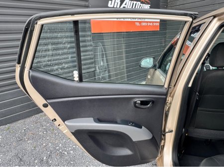 2011 Hyundai i10 - thumbnail 17