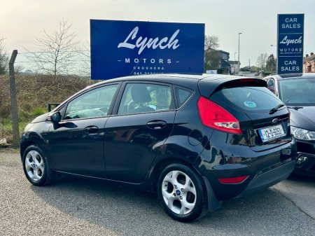 2012 Ford Fiesta - thumbnail 2