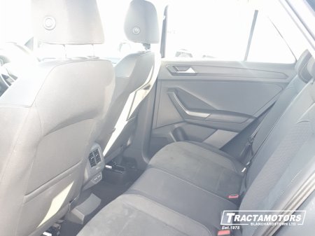 2024 Volkswagen T-Roc - thumbnail 5