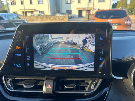 2017 Toyota C-HR 1.2T LUNA 4DR  PETROL €16,250 thumbnail