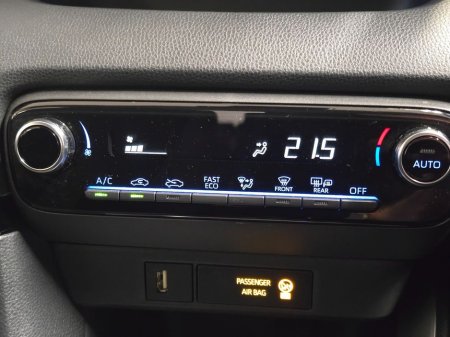 2023 Toyota Yaris - thumbnail 14