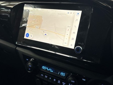 2026 Toyota Hilux Hilux 2.8 MHEV Invincible €49,972 thumbnail