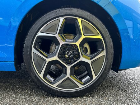 2026 Opel Astra HATCH-GS-1.2 130PS-PETRO thumbnail