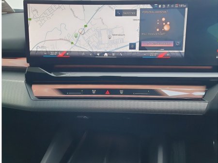 2025 BMW 5 Series - thumbnail 8