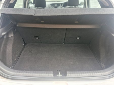 2018 Hyundai i20 DELUXE Finance Available €9,994 thumbnail