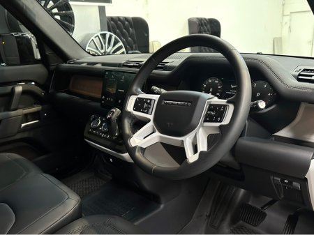2025 Land Rover Defender - thumbnail 11