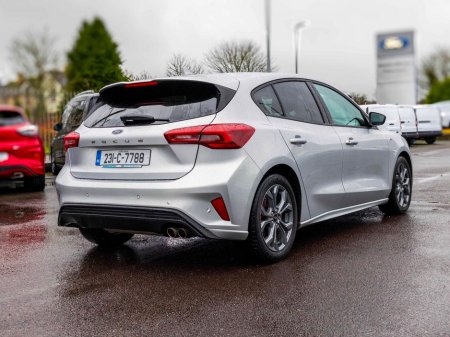 2023 Ford Focus 2023 Ford Focus Silver 1.0L EcoBoost 125PS ST-Line thumbnail