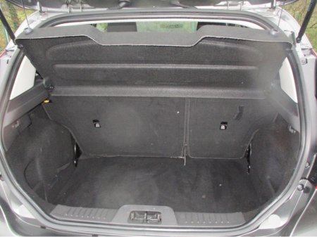 2017 Ford Fiesta - thumbnail 2