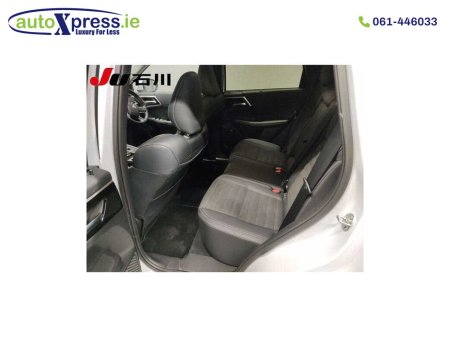 2024 Mitsubishi Outlander 4WD PHEV G, Low mileage, Reversing camera thumbnail