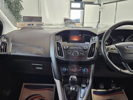 2016 Ford Focus - thumbnail 10