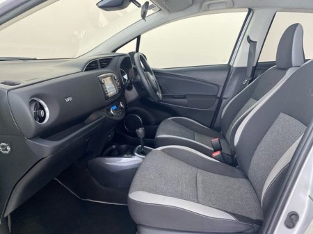 2020 Toyota Yaris - thumbnail 6