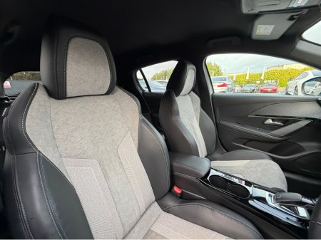 2020 Peugeot 208 - thumbnail 13