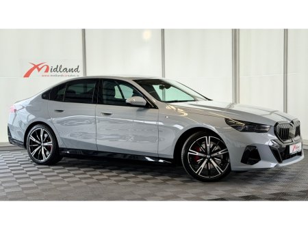 2025 BMW 5 Series - thumbnail 2