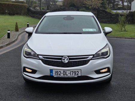 2019 Vauxhall Astra - thumbnail 3