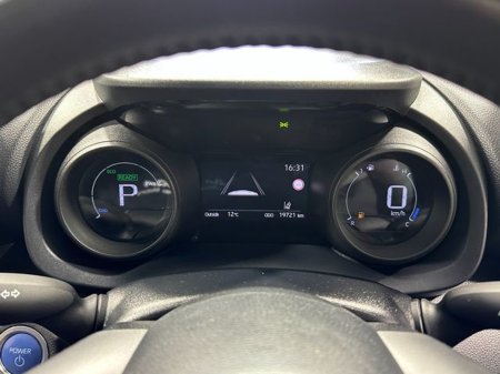 2021 Toyota Yaris - thumbnail 15