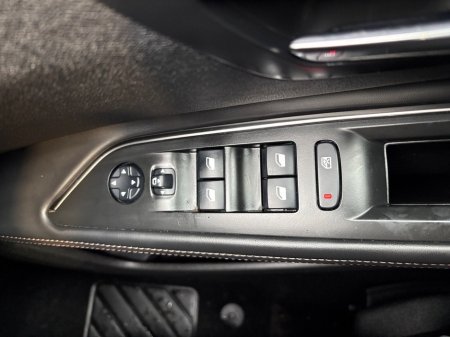 2018 Peugeot 5008 - thumbnail 10