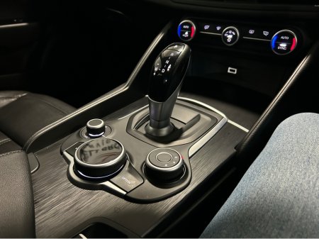 2017 Alfa Romeo Giulia 2.2JTD 180HP SUPER LUXURY 4DR AUTO €16,900 thumbnail