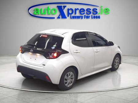 2020 Toyota Yaris 1.5 Hybrid X Automatic, Low mileage €17,995 thumbnail
