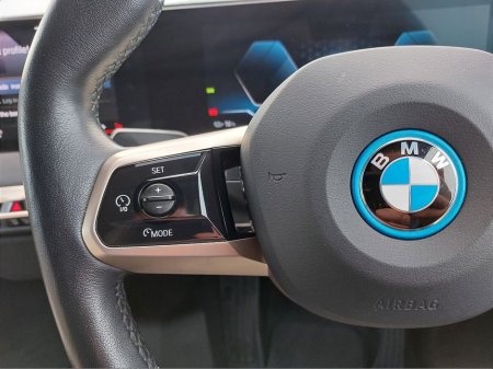 2023 BMW iX xDrive40 M Sport Edition €46,995 thumbnail