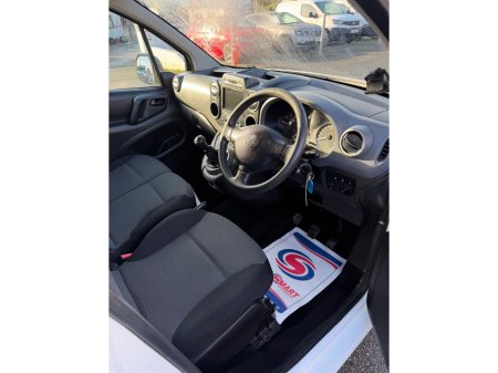 2017 Peugeot Partner - thumbnail 8