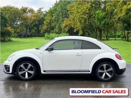 2019 Volkswagen Beetle - view 4