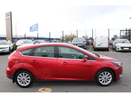 2018 Ford Focus - thumbnail 6