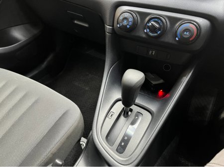 2022 Toyota Yaris - thumbnail 14