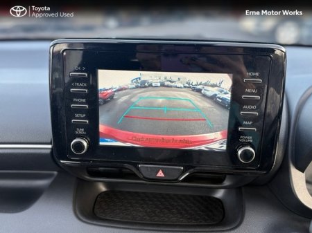 2023 Toyota Yaris 1.5 HYBRID LUNA 4DR AUTO €23,950 thumbnail