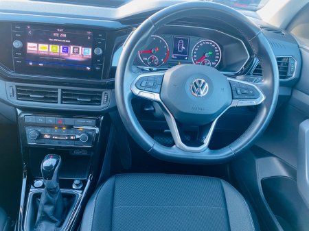 2020 Volkswagen T-Cross T-CROSS FIRST EDTION PLUS DSG 2020 (202) €20,995 thumbnail
