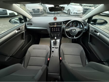 2017 Volkswagen Golf 172 REG NEW MODEL MK7.5 SAT NAV PACK PRIVACY GLASS-REVERSE CAMERA - NAVIGATION - CARPLAY - ANDROID AUTO - DISCOVER PRO €16,450 thumbnail