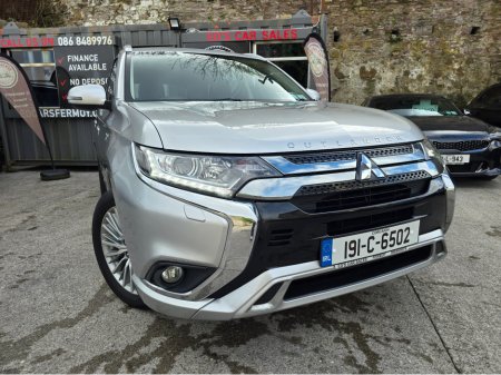 2019 Mitsubishi Outlander - thumbnail 2