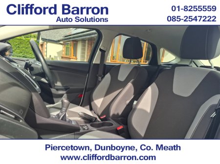 2012 Ford Focus - thumbnail 12