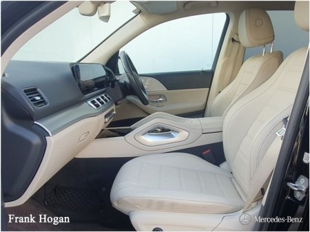 2021 Mercedes-Benz GLE Class GLE 300d 4MATIC €48,900 thumbnail