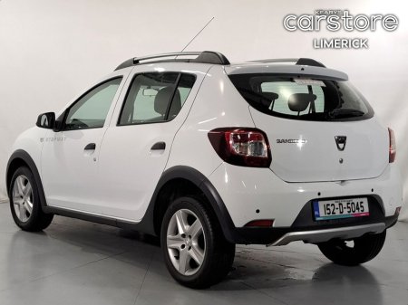 2015 Dacia Sandero Stepway TCe 90 S&S SIGNATURE €10,380 thumbnail