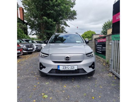 2023 Volvo XC40  €34,950 thumbnail