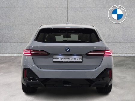 2025 BMW 5 Series - thumbnail 15