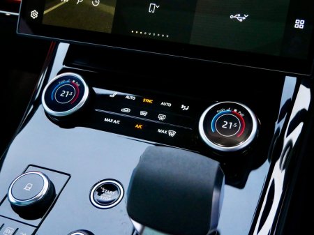 2023 Land Rover Range Rover Sport SWB 3.0 Si6 PHEV SE €92,950 thumbnail