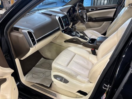 2012 Porsche Cayenne - thumbnail 19