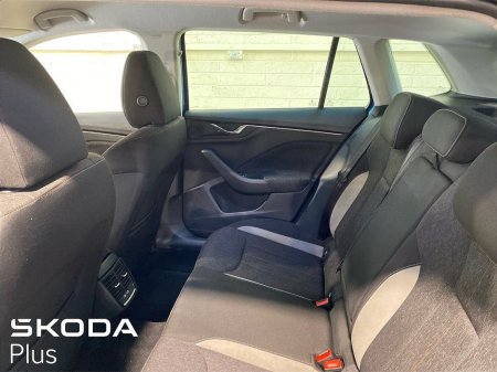 2023 Skoda Kamiq Style 1.0TSI 110bhp *Black Pack* €25,950 thumbnail