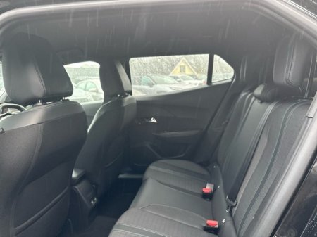 2023 Peugeot 2008 ALLURE 1.2 100 6.4 4DR €20,000 thumbnail