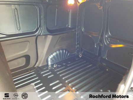 2026 Opel Combo L1H1 Komfort 1.5D 100HP €21,600 thumbnail